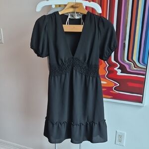 Summer Black Mini Dress with Lace Detail Vneck And Puffed Sleeve